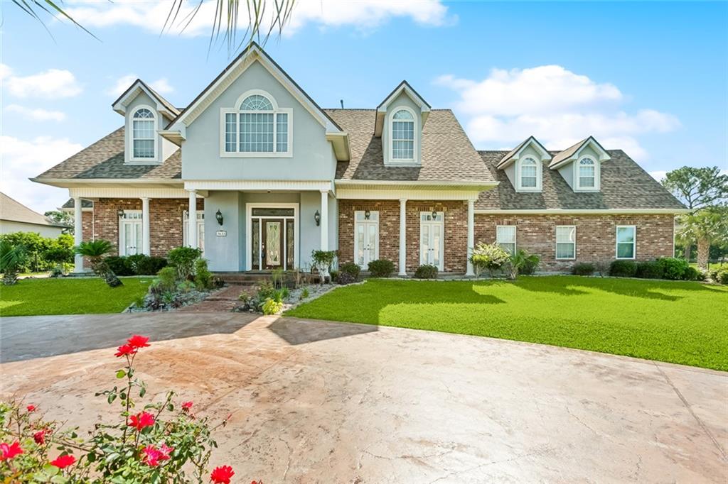 Homes for sale in Gretna, LA | 3633 Lake Michel Court, Gretna, LA 70056 | MLS# NO2533314