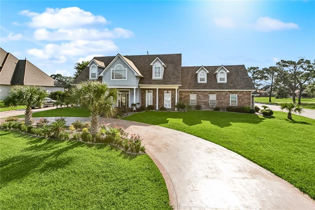 Homes for sale in Gretna, LA | 3633 Lake Michel Court, Gretna, LA 70056 | MLS# NO2533314