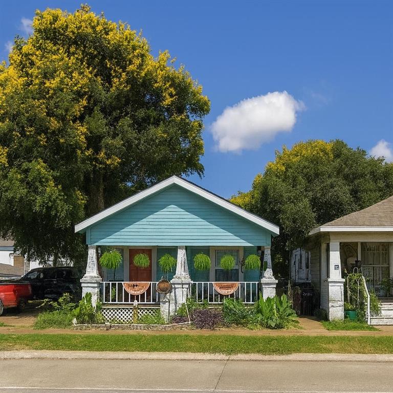 Homes for sale in New Orleans, LA | 5621 Tchoupitoulas Street, New Orleans, LA 70115 | MLS# NO2533279