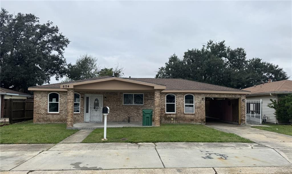 Homes for sale in Gretna, LA | 624 Willowbrook Dr, Gretna, LA 70056 | MLS# NO2533195