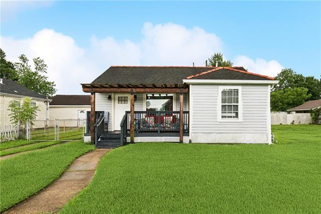 Homes for sale in Chalmette, LA | 8616 Livingston Avenue, Chalmette, LA 70043 | MLS# NO2534177
