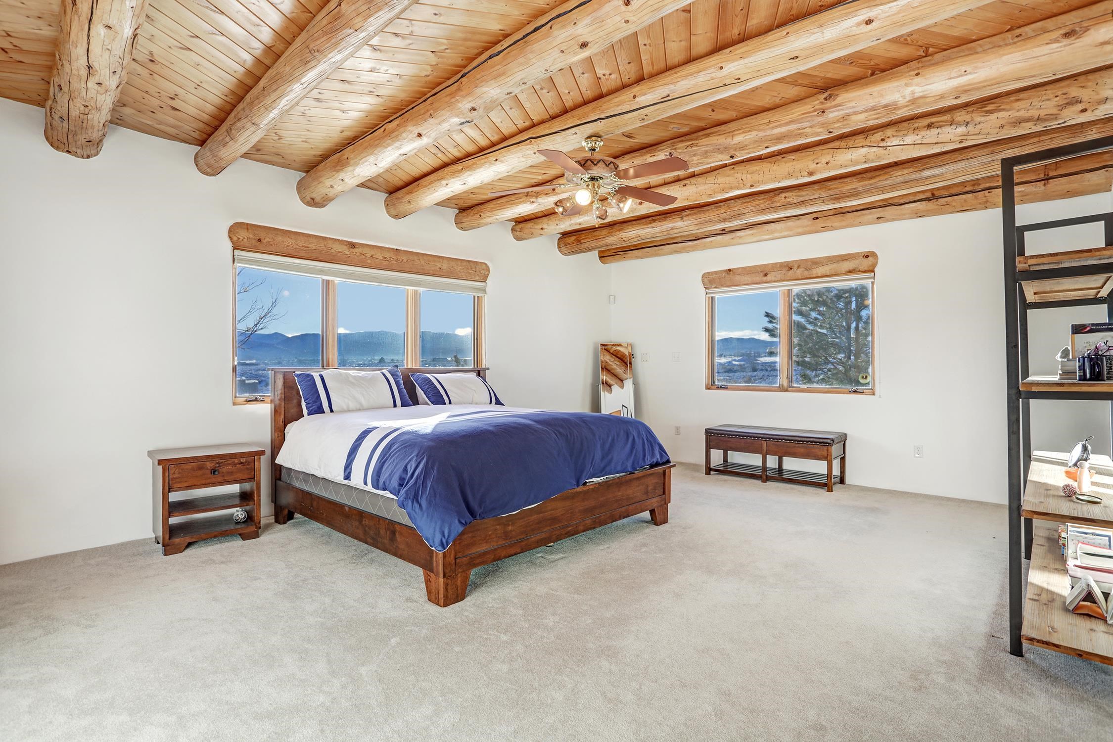 10 Camino de los Arroyos, Ranchos de taos, NM 87557 (MLS 111261