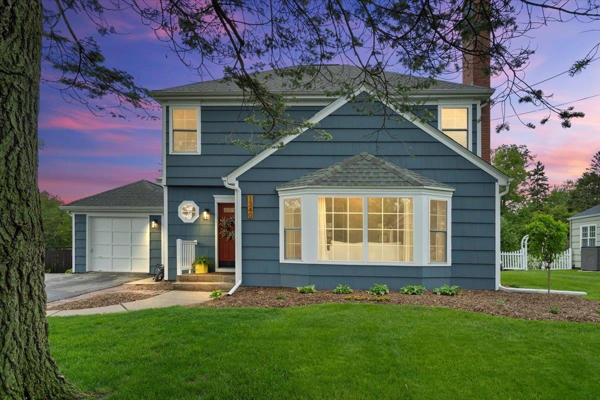 1340 S Grandview Avenue, Dubuque, IA 52003