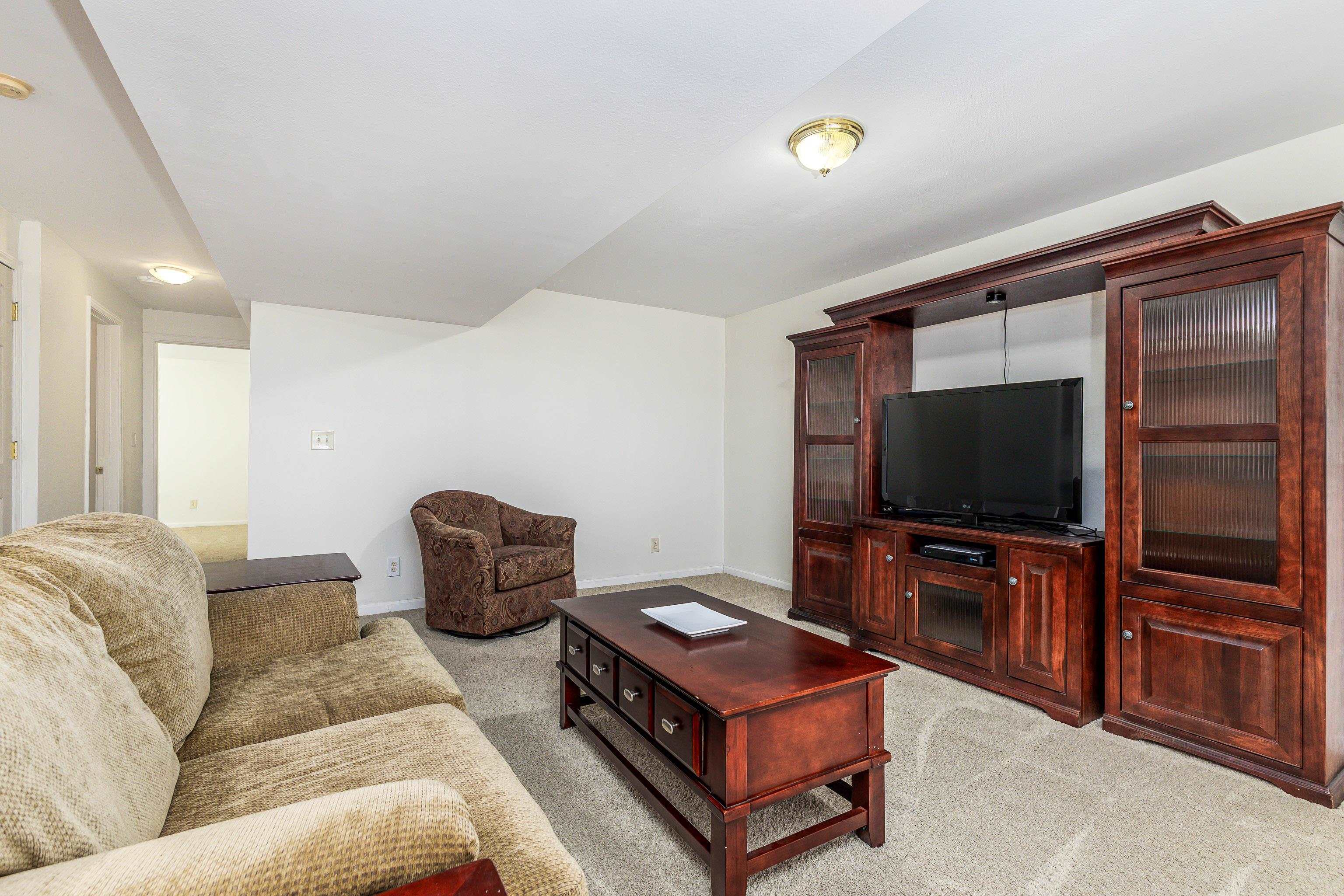 Deerwood, Dubuque, Iowa 52003, 2 Bedrooms Bedrooms, ,2 BathroomsBathrooms,Residential,Condo,Deerwood,21383