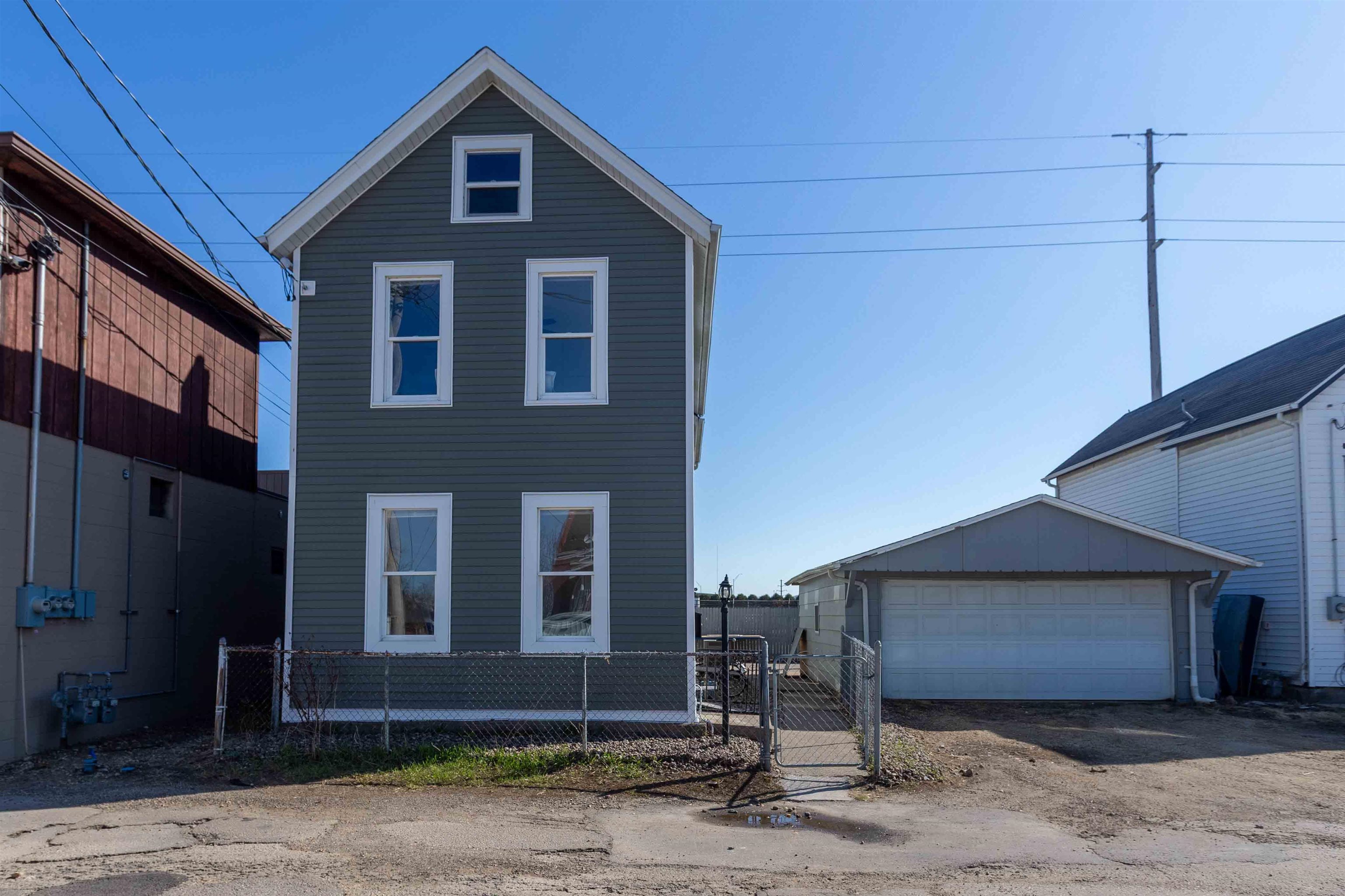 Pine, Dubuque, Iowa 52003, 3 Bedrooms Bedrooms, ,1 BathroomBathrooms,Residential,Single Family - Detached,Pine,21460