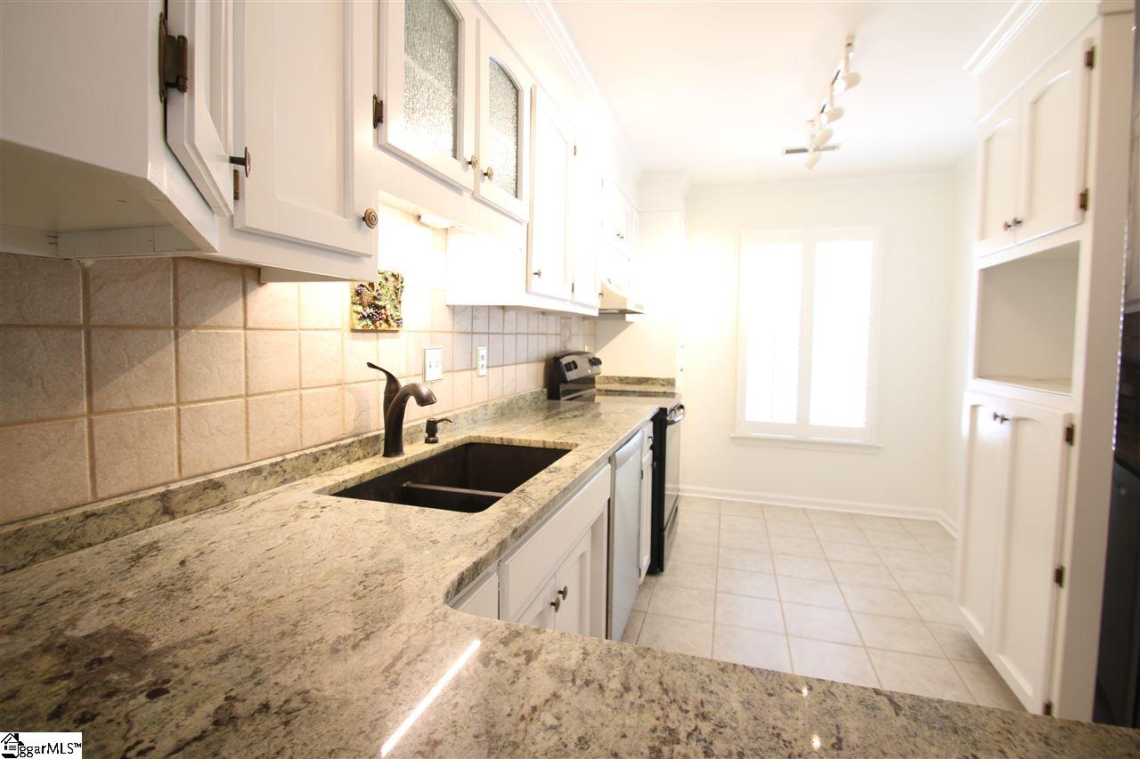 15 Somersett Drive Spartanburg Sc 29301 Berkshire Hathaway