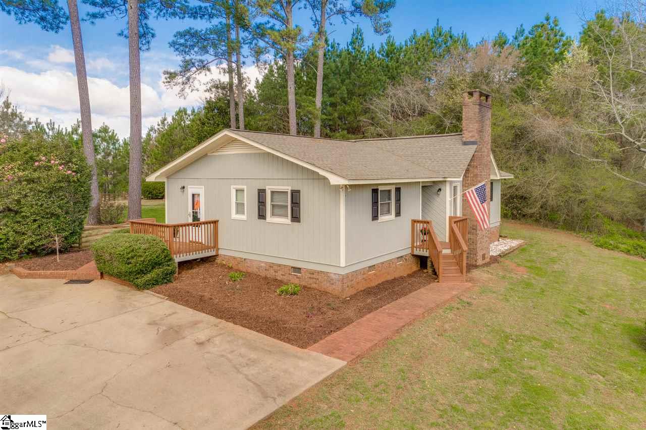 Sold 107 Hartwell Drive Seneca Sc 29672 3 Beds 2 Full Baths 159000 Sold Listing