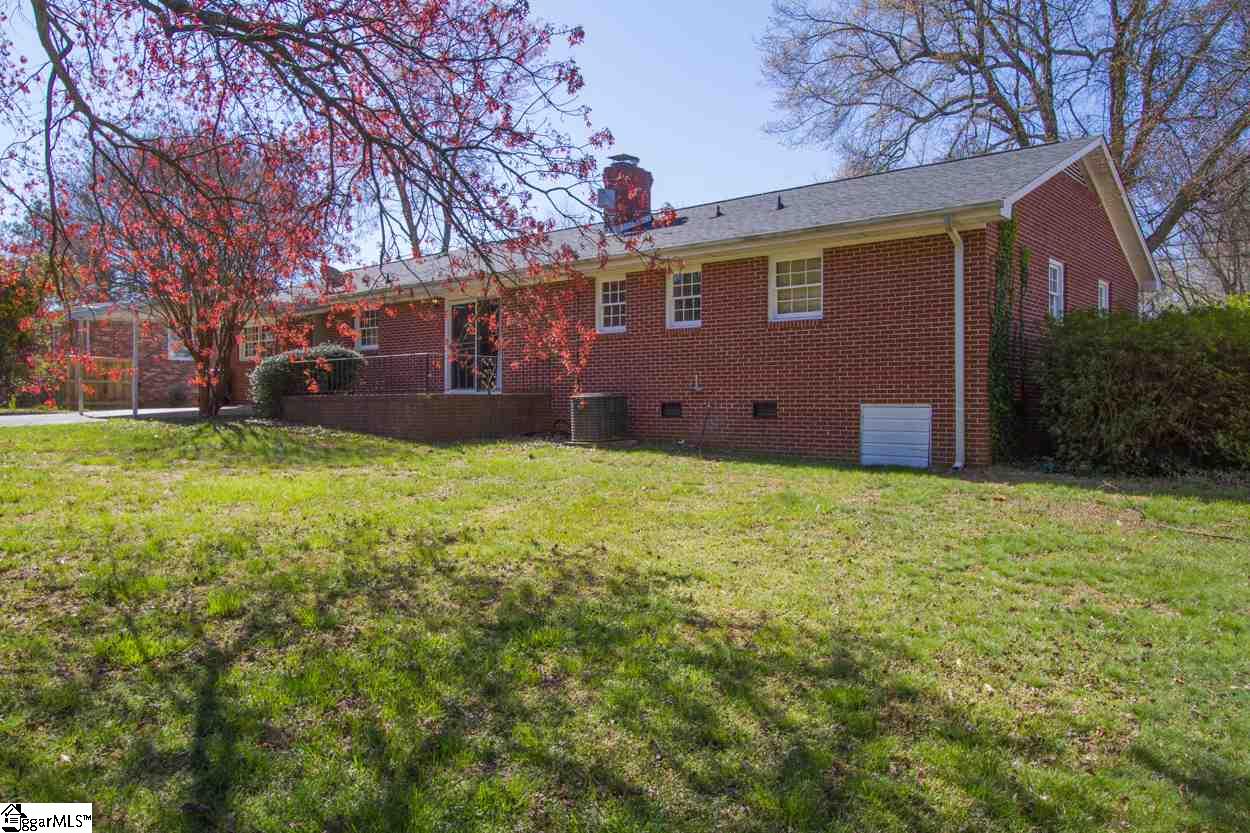 12 Spring Forest Road Greenville Sc 29615 Berkshire Hathaway Homeservices C Dan Joyner Realtors