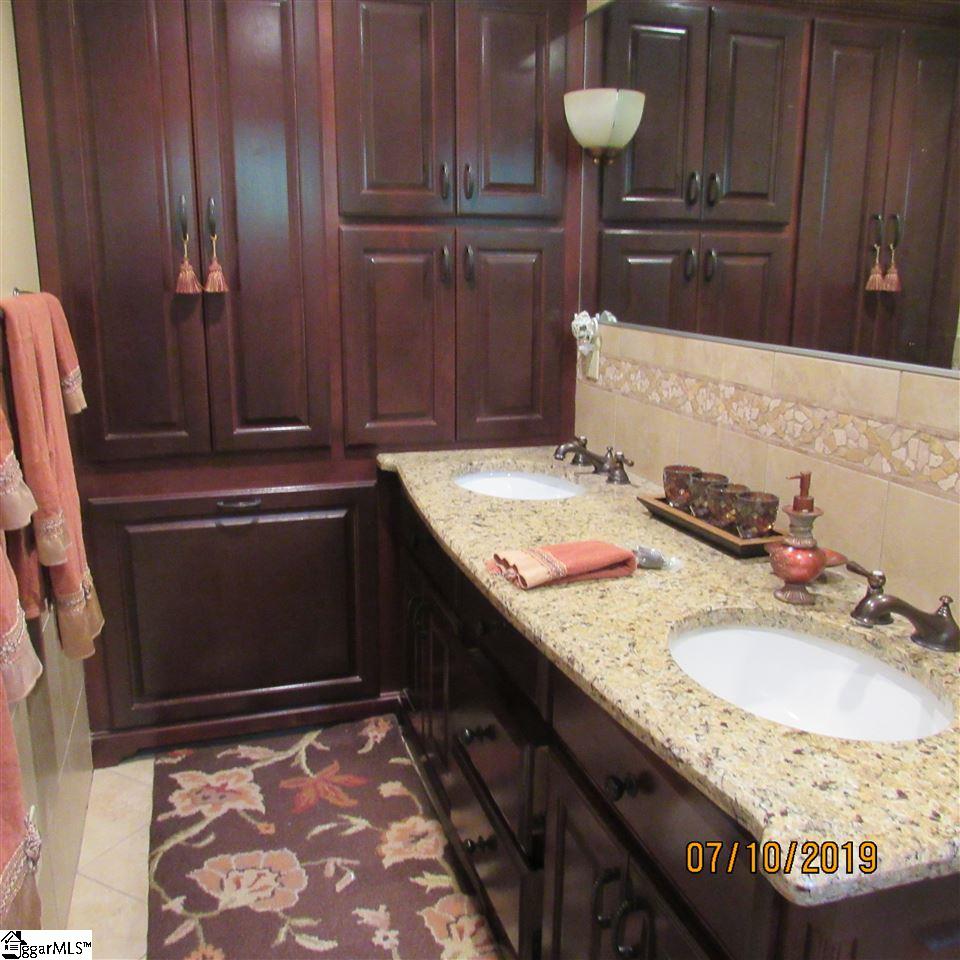 203 Shelton Drive Spartanburg Sc 29307 Berkshire Hathaway