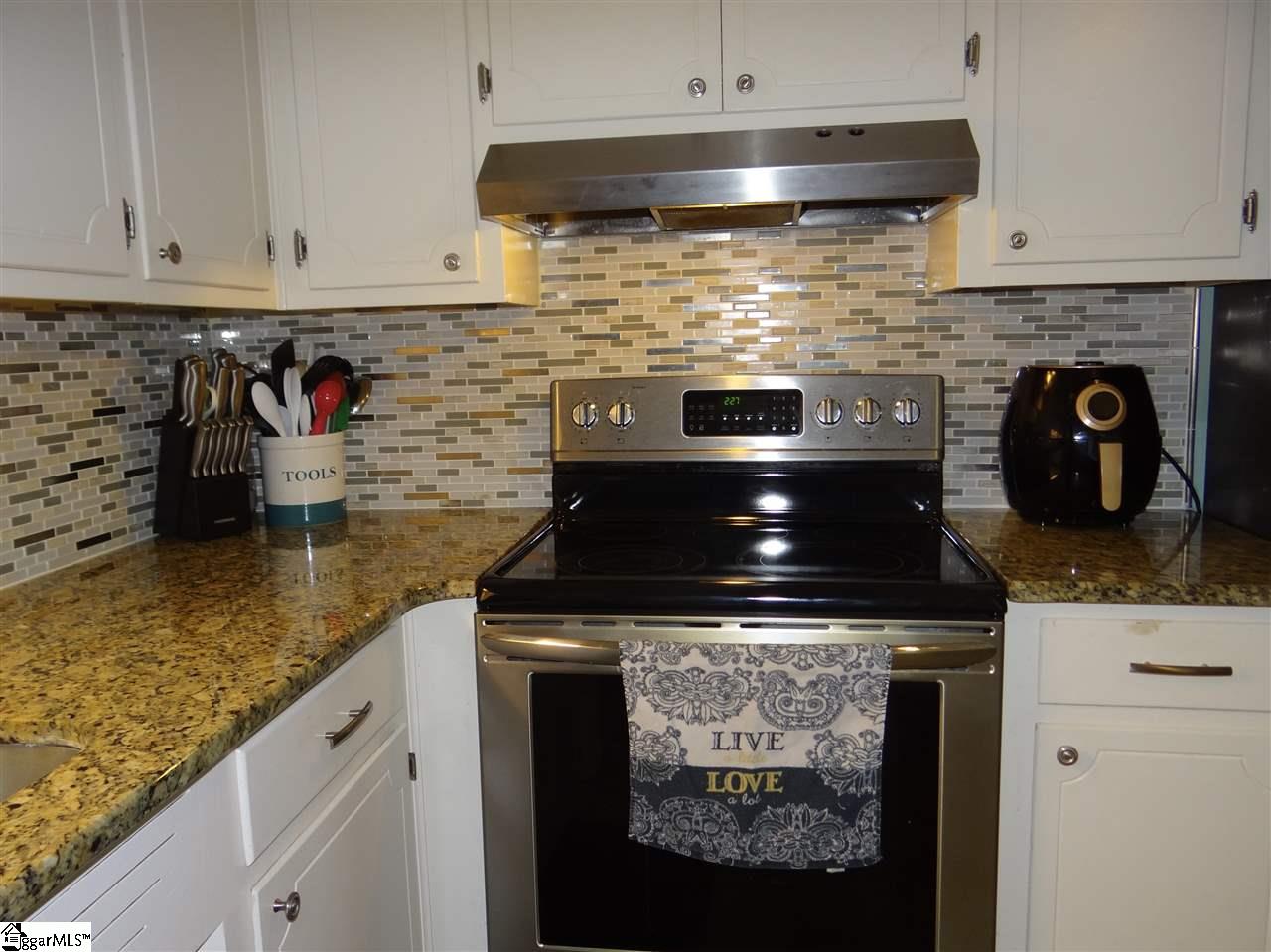 141 Idlewood Circle Spartanburg Sc 29307 Berkshire Hathaway