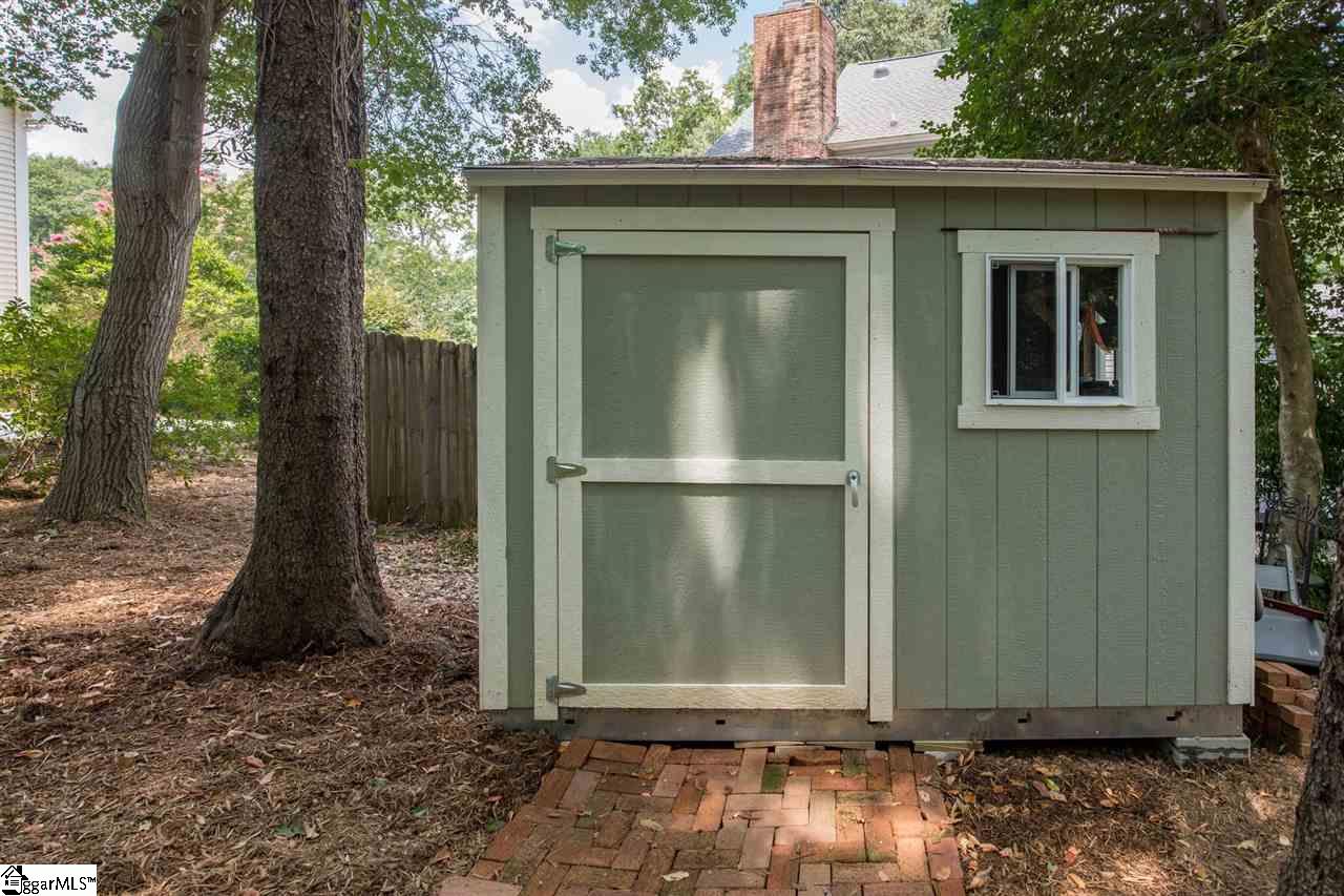 60 Oak Crest Court Greenville Sc 29605 Berkshire Hathaway Homeservices C Dan Joyner Realtors