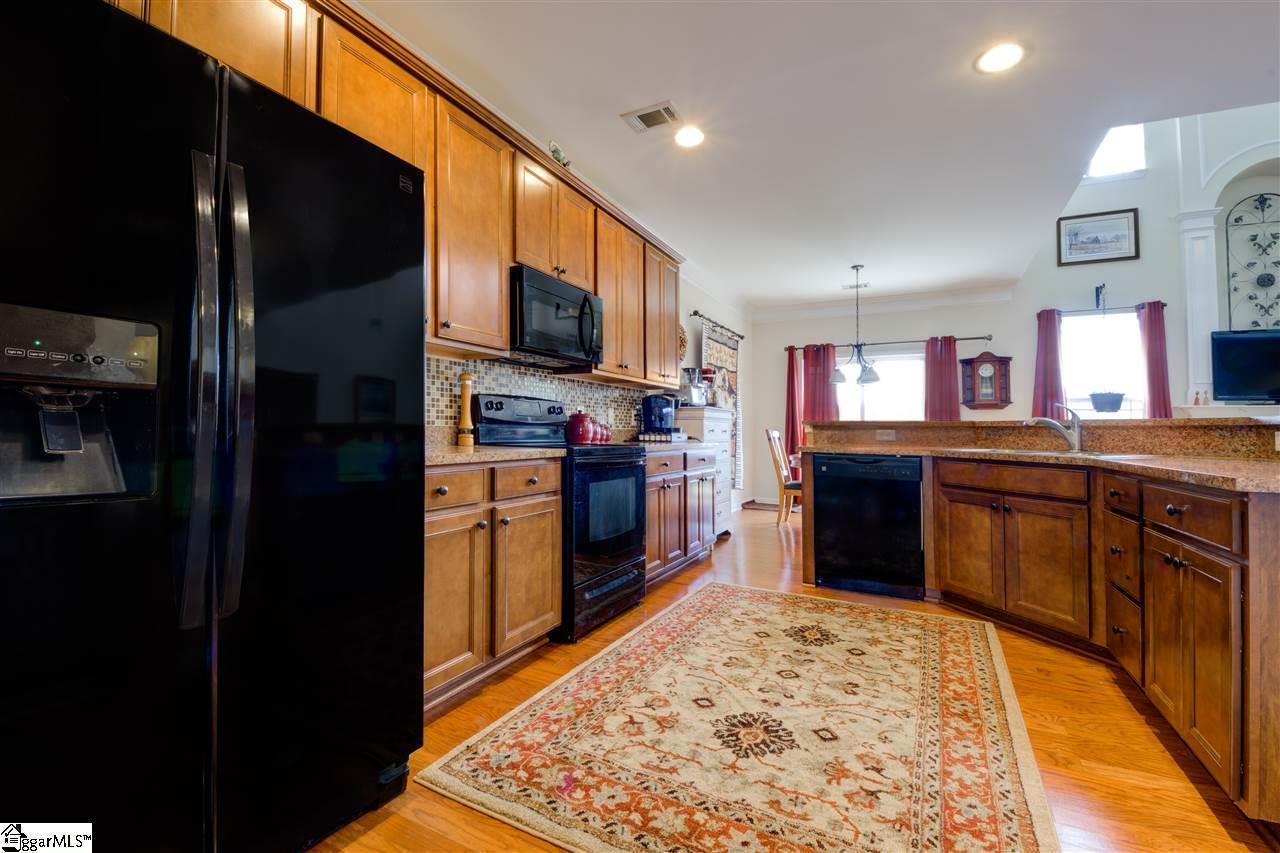 Sold 515 Riverdale Road Simpsonville Sc 29680 4 Beds 2 Full Baths 1 Half Bath 234000 Sold Listing