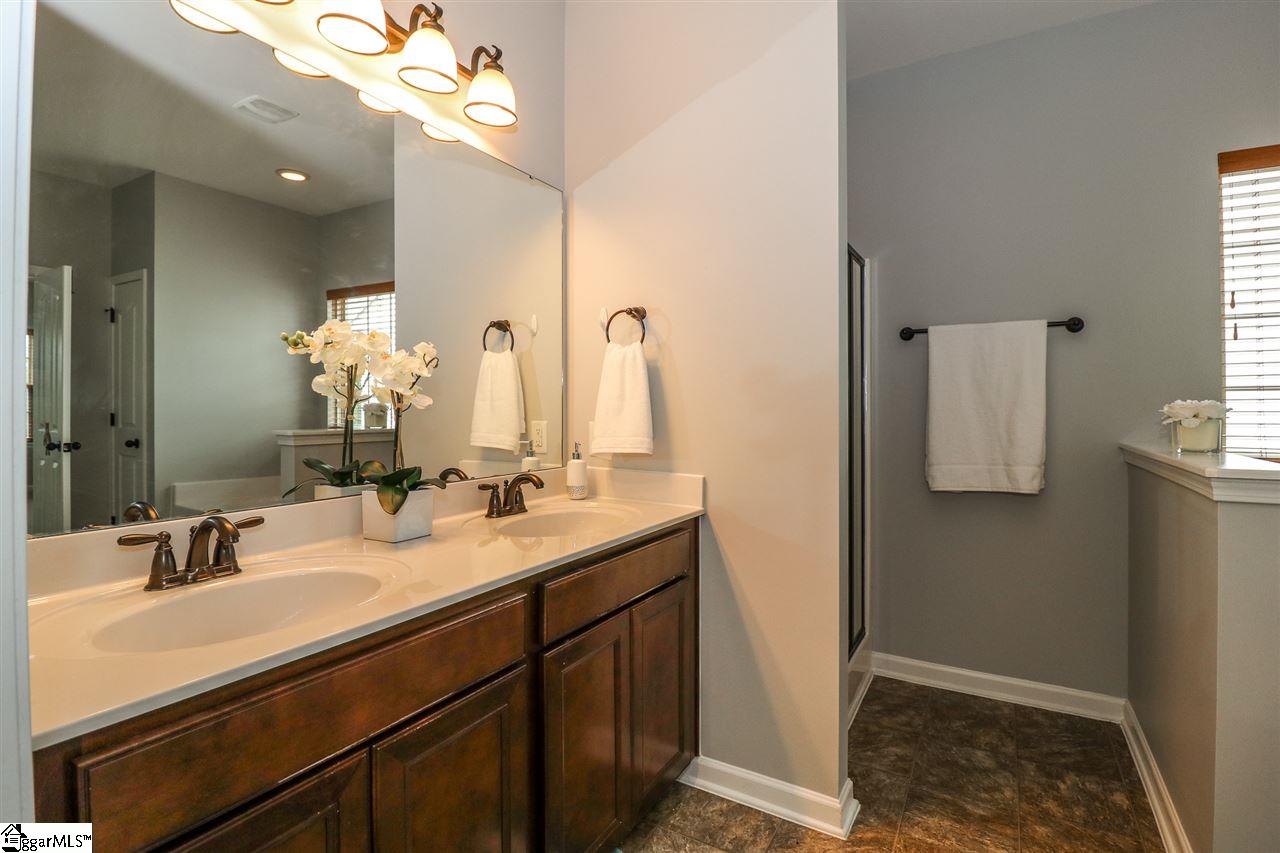 4 Belfast Court Greer Sc 29650 Berkshire Hathaway Homeservices