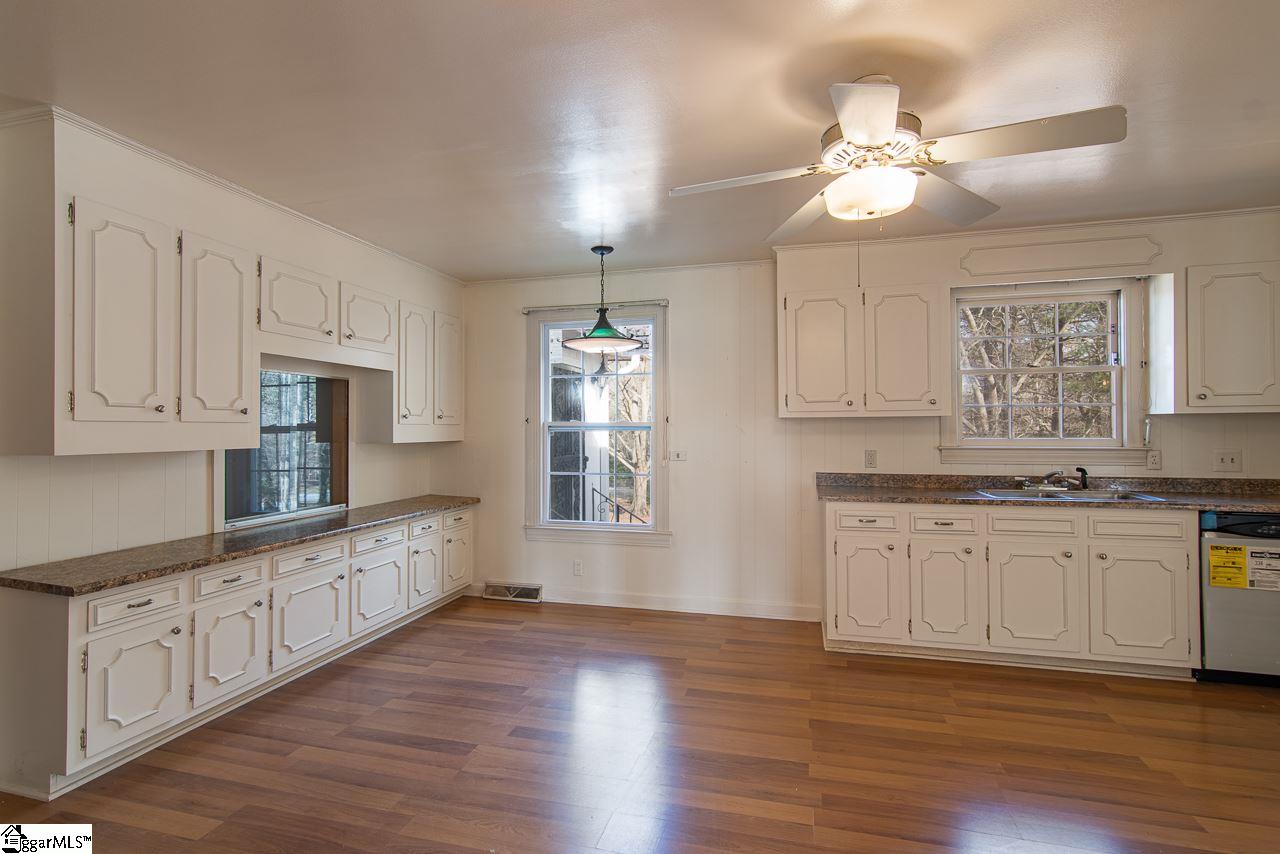 609 Jacobs Road Greenville Sc 29605 Sold Listing Berkshire Hathaway Homeservices C Dan Joyner Realtors