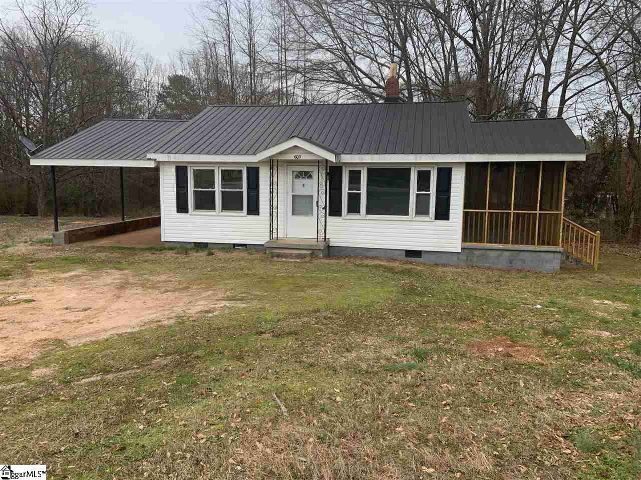 609 Hurricane Creek