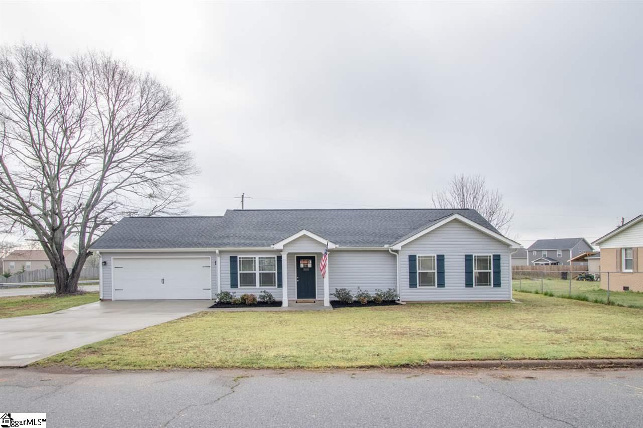 300 Telfair Street Fountain Inn Sc 29644 Sold Listing Berkshire Hathaway Homeservices C Dan Joyner Realtors