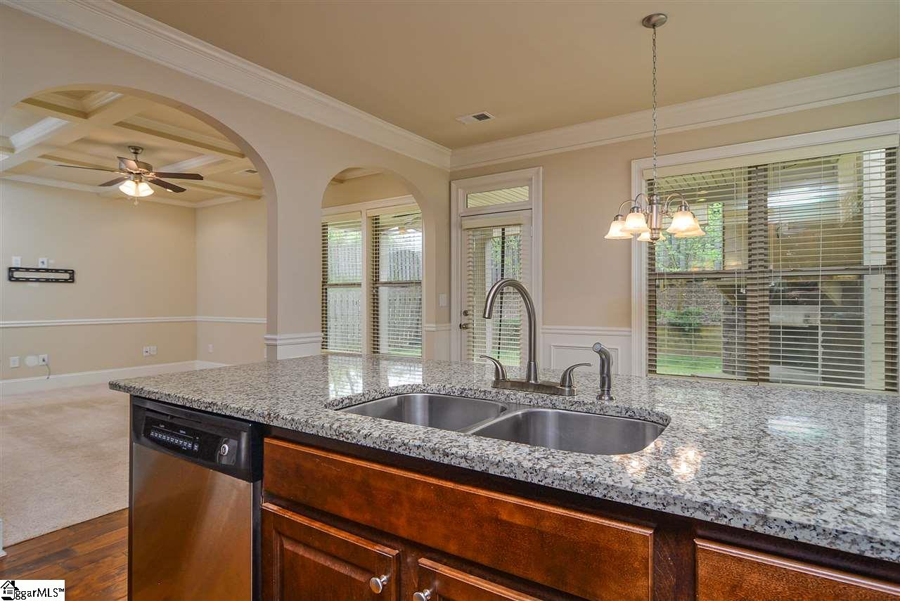 Sold 136 River Valley Lane Greenville Sc 29605 3 Beds 2 Full Baths 1 Half Bath 270200 Sold Listing