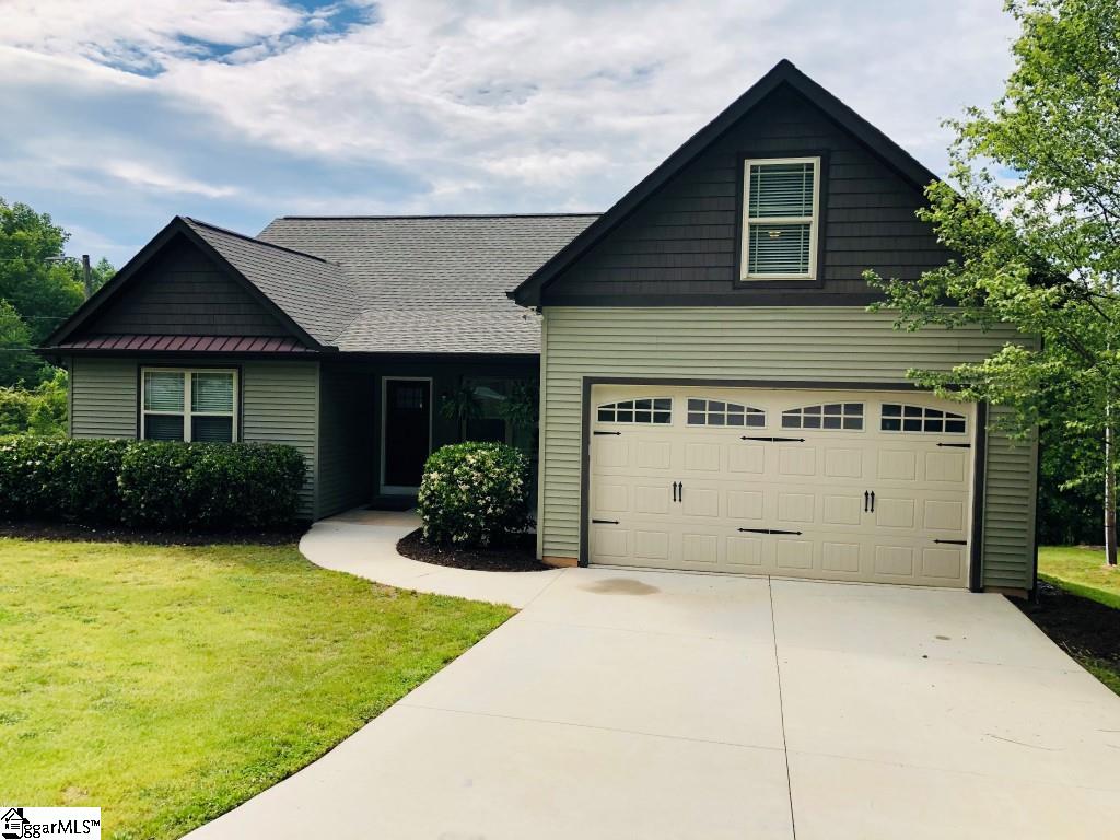 Sold 33 Berry Mill Road Greer Sc 4 Beds 2 Full Baths 237 000 Sold Listing