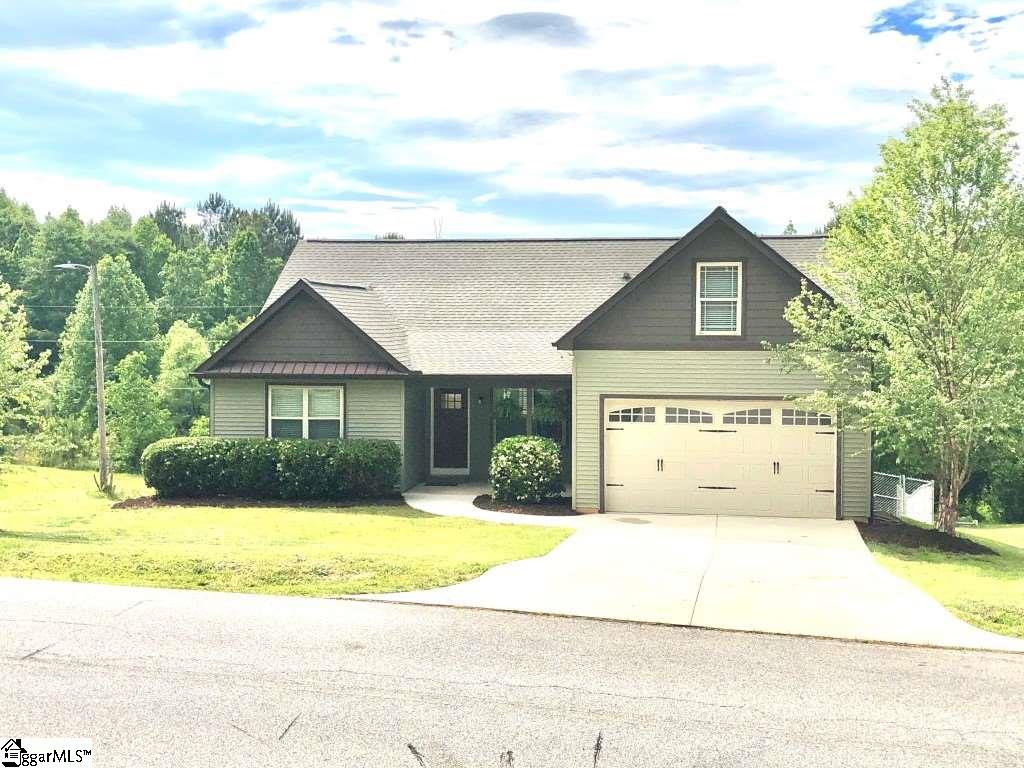Sold 33 Berry Mill Road Greer Sc 4 Beds 2 Full Baths 237 000 Sold Listing