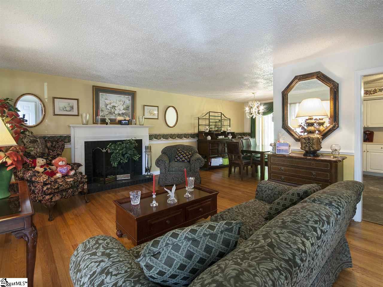 104 Crestfield Road Greenville Sc 29605 Sold Listing Berkshire Hathaway Homeservices C Dan Joyner Realtors
