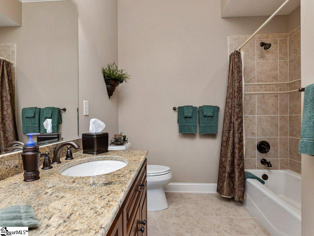 Sold 226 S Summit Drive Seneca Sc 29672 5 Beds 4 Full Baths 1 Half Bath 1390000 Sold Listing