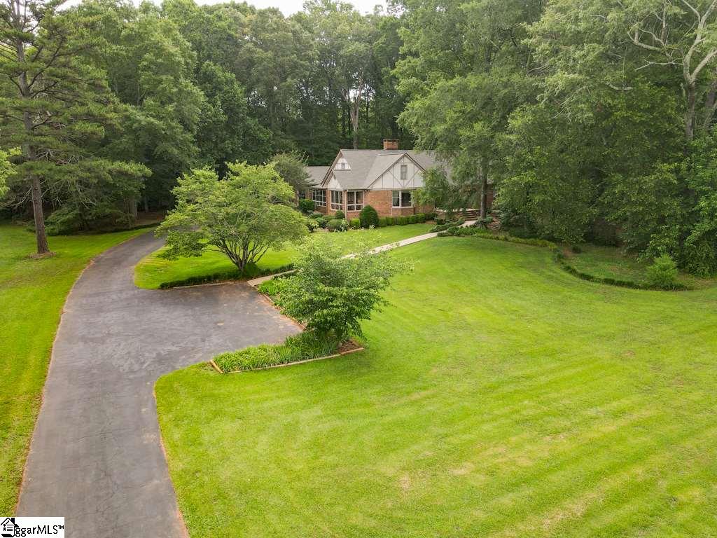 Sold 406 Lakecrest Drive Spartanburg Sc 29301 5238 4 Beds 3 Full Baths 1 Half Bath 380000 Sold Listing