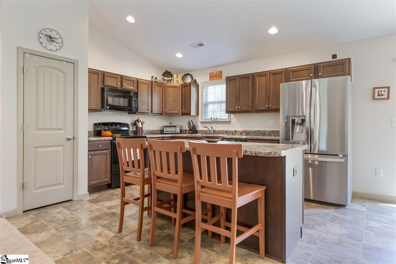 Sold 1024 St Charles Way Anderson Sc 29621 3 Beds 2 Full Baths 179900 Sold Listing