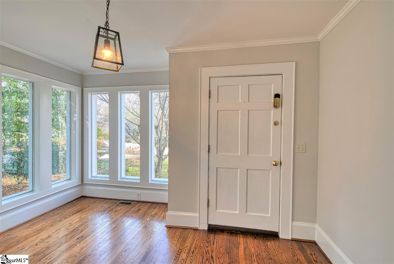 128 E Tallulah Drive Greenville Sc 29605 Berkshire Hathaway Homeservices C Dan Joyner Realtors