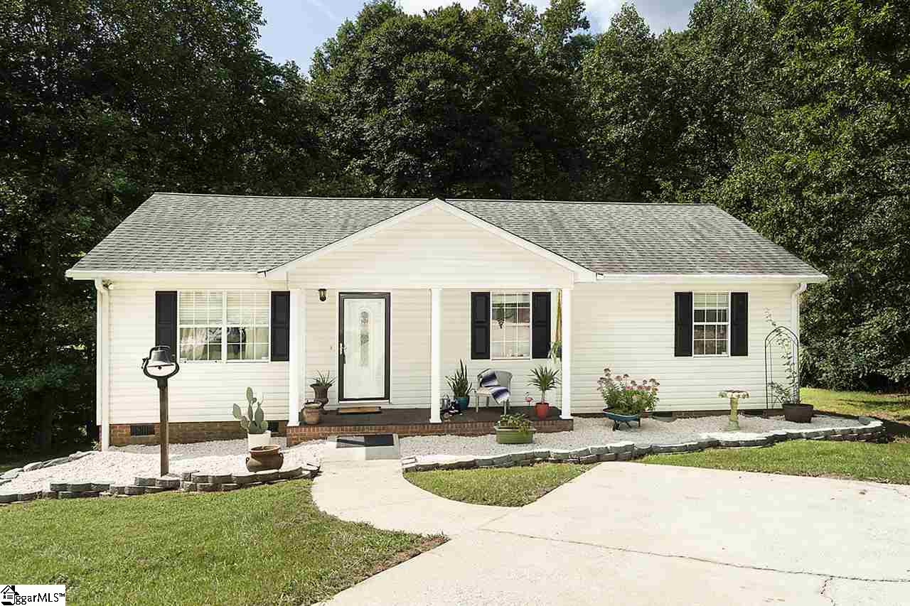 8 Kerry Court Taylors Sc 29687 Berkshire Hathaway Homeservices C Dan Joyner Realtors