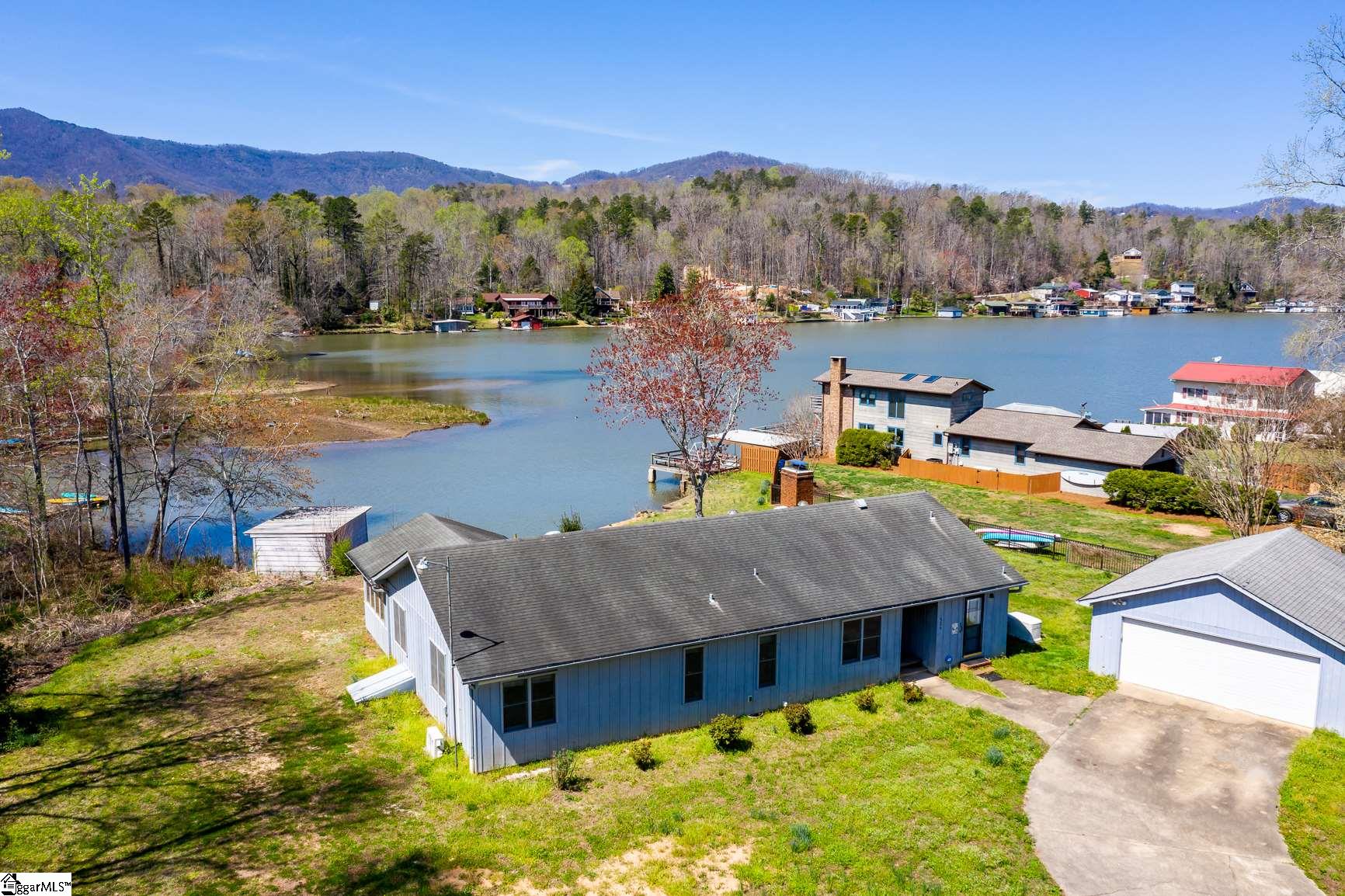 For Sale 1326 E Lakeshore Drive Landrum Sc 29356 3 Beds 2 Full Baths 400000