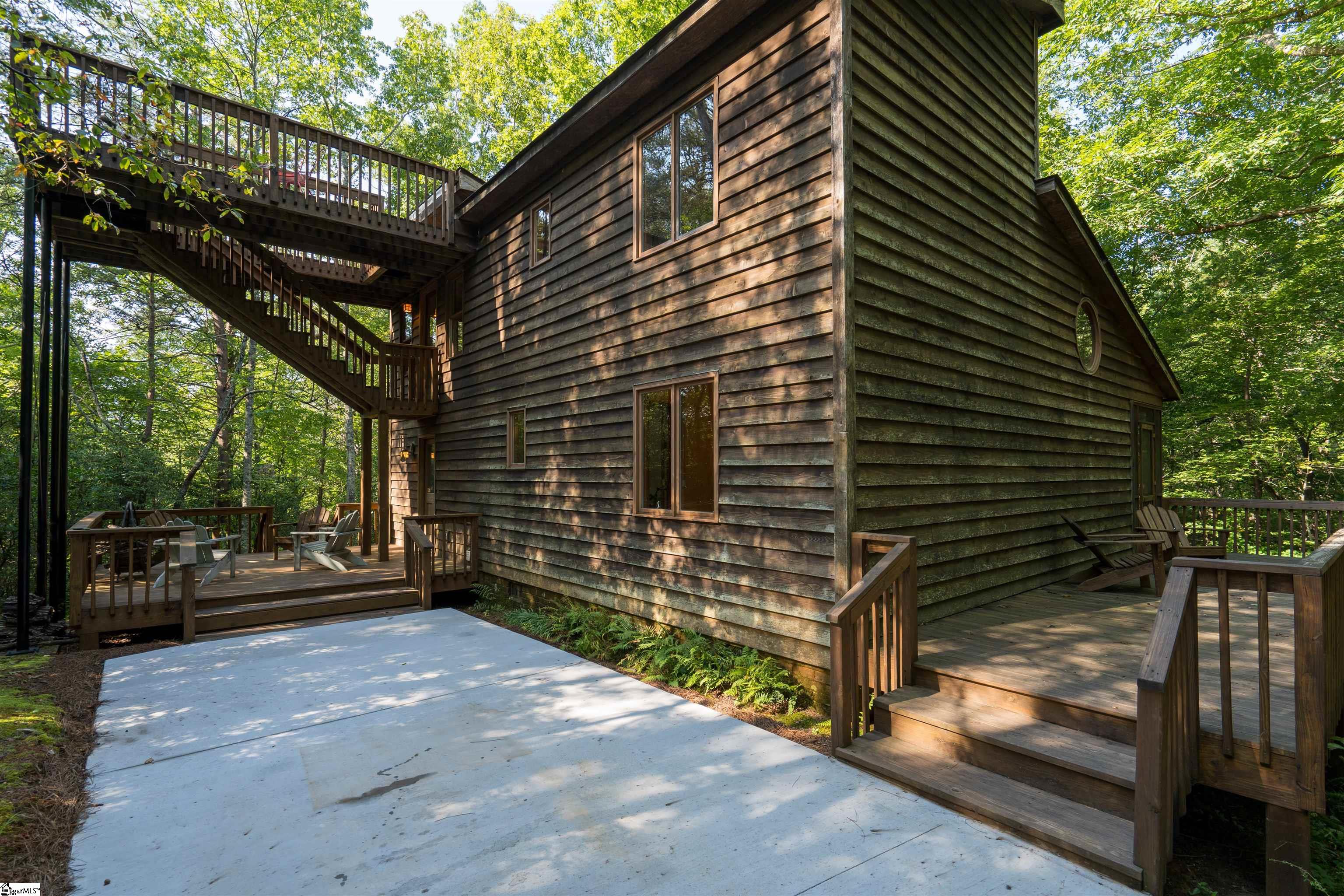 15 Hughes Creek, Marietta, SC 29661