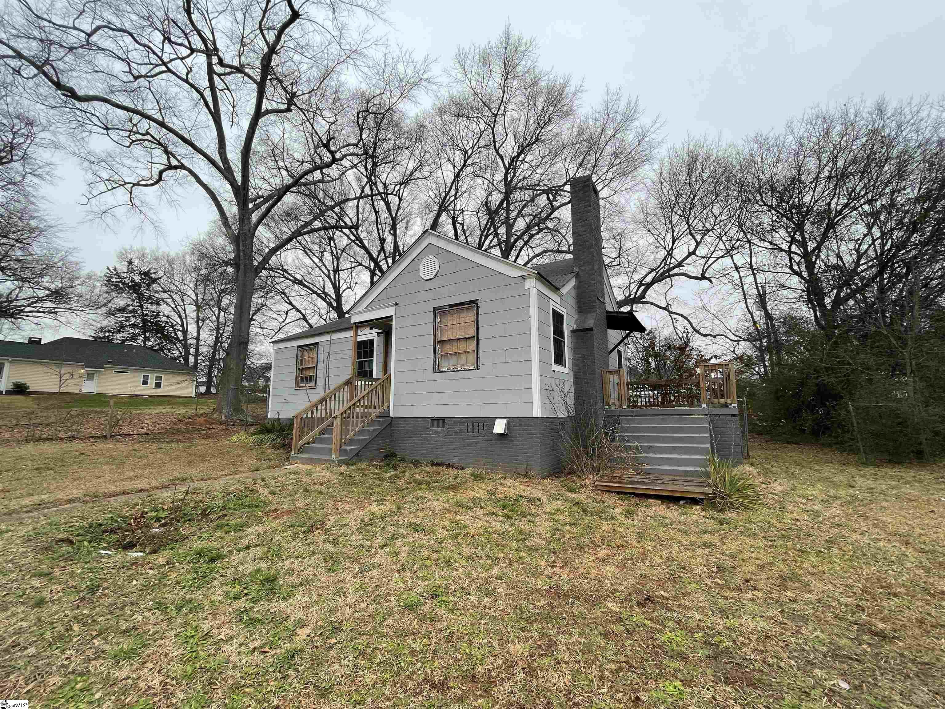 698 Saxon Avenue, Spartanburg, SC 29301