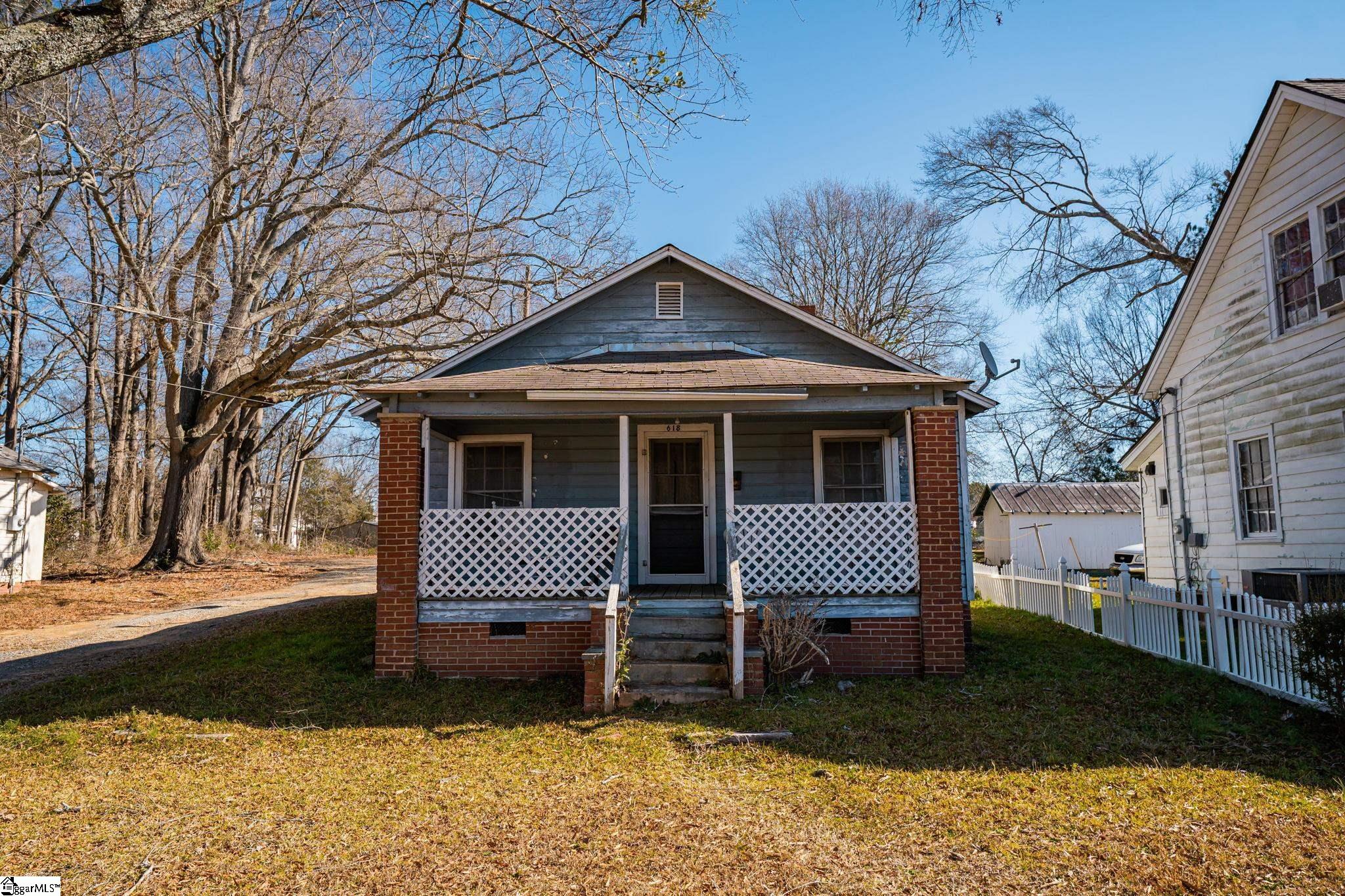 618 Elizabeth Street, Clinton SC 29325