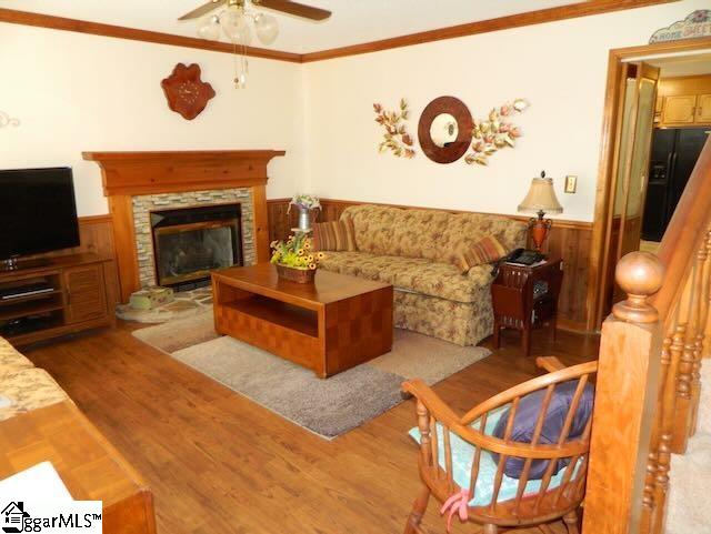 1205 Rosewood