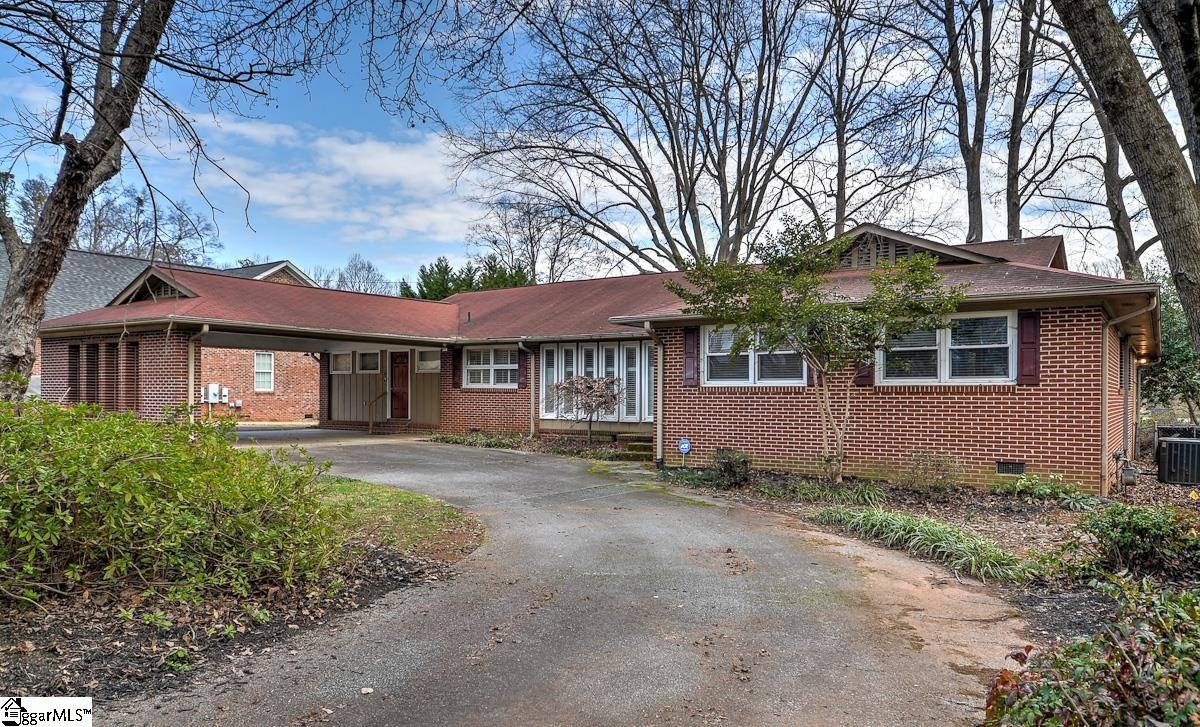 228 Shannon Lake Circle, Greenville, SC 29615