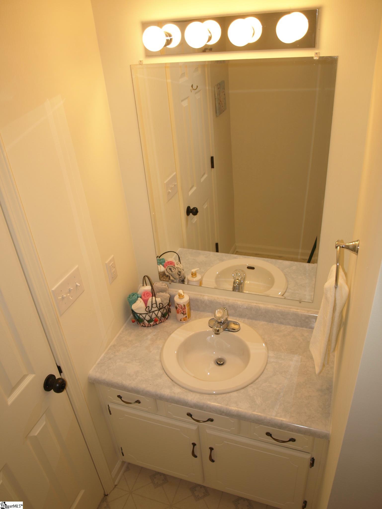 1205 Rosewood