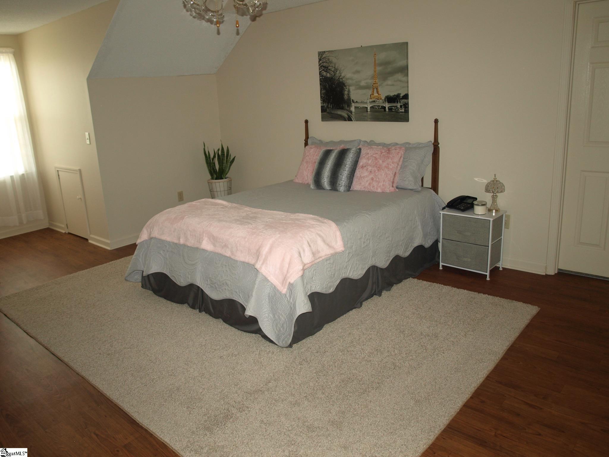 1205 Rosewood