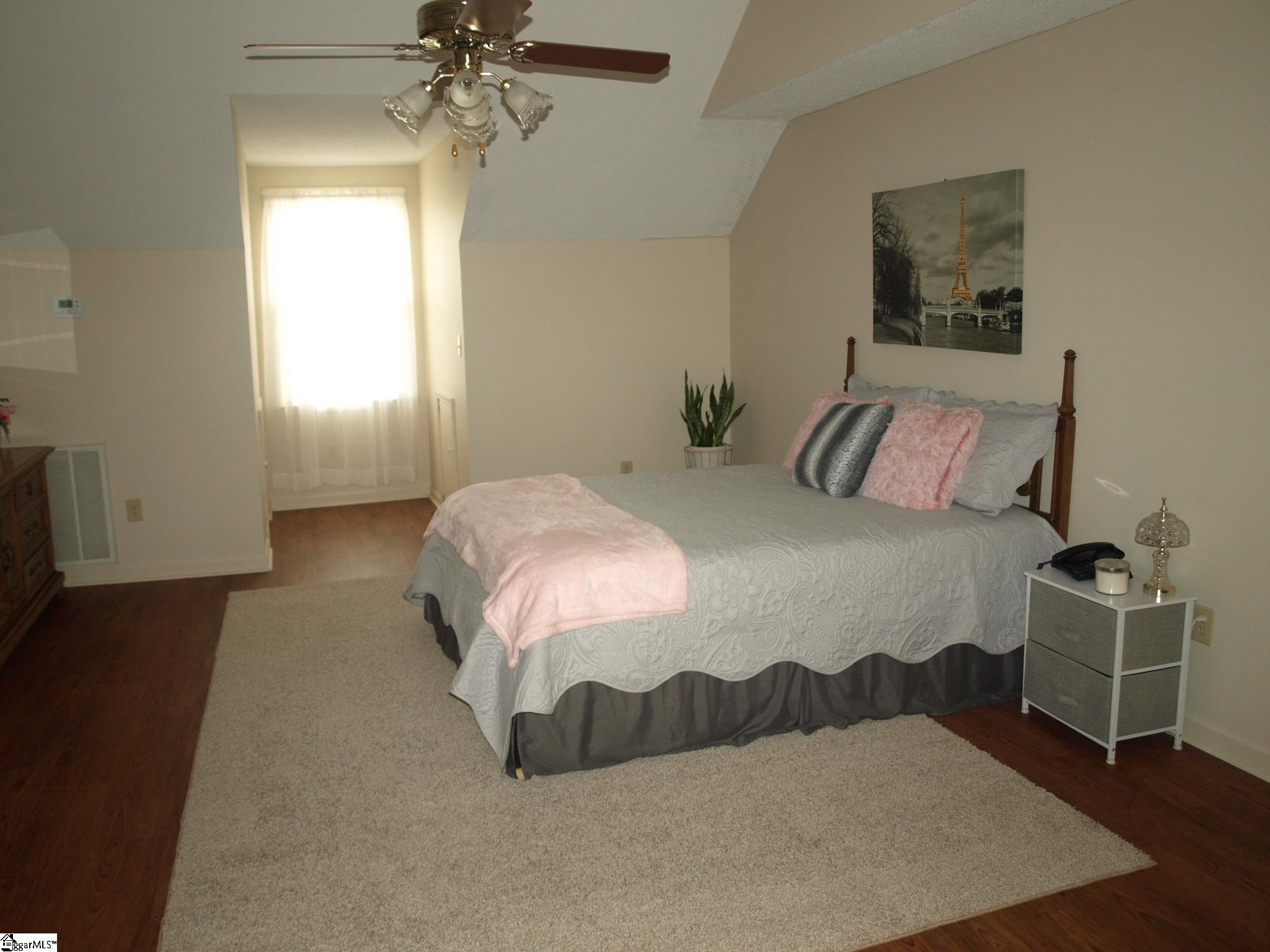 1205 Rosewood