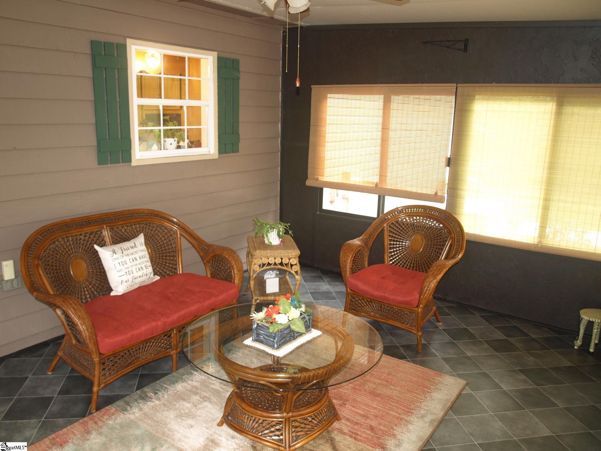1205 Rosewood