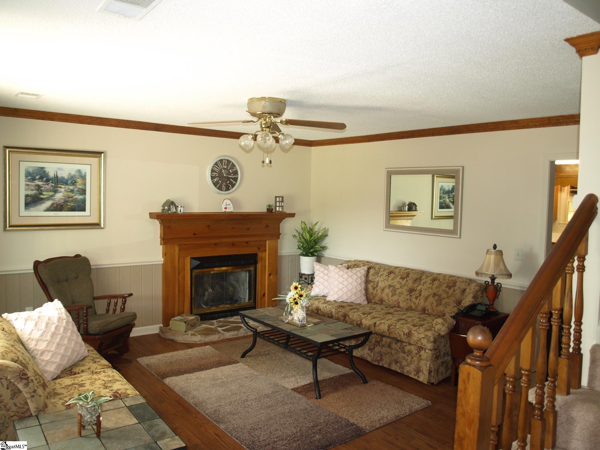 1205 Rosewood