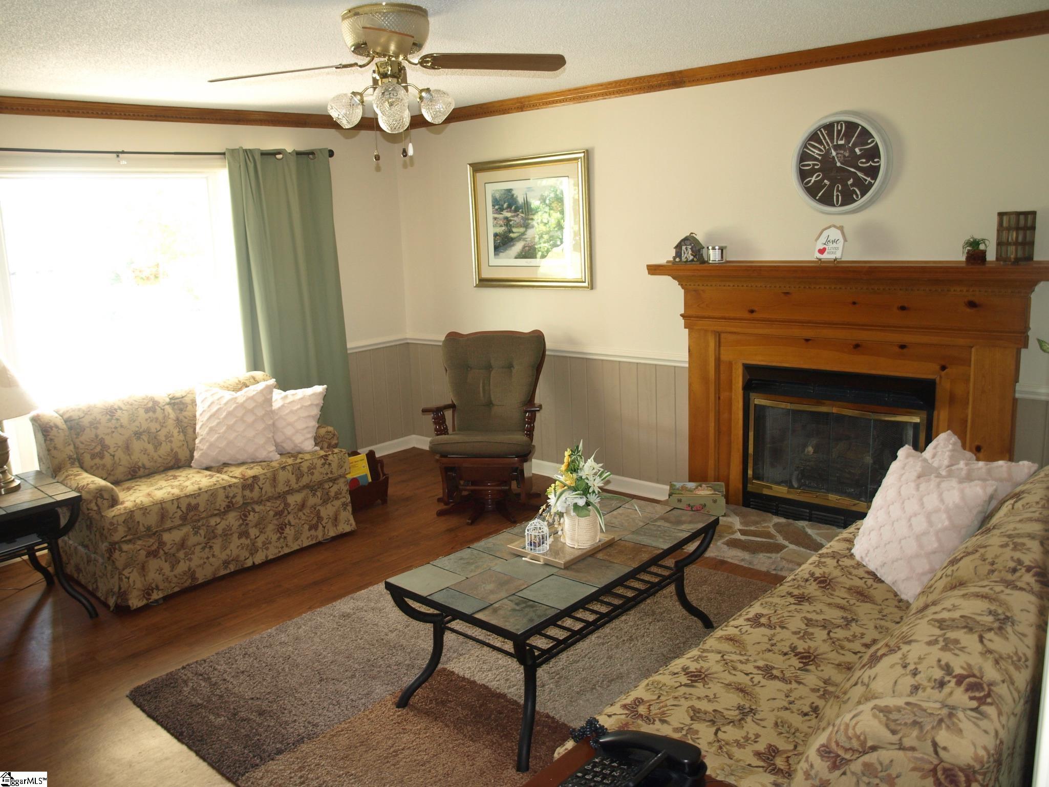 1205 Rosewood