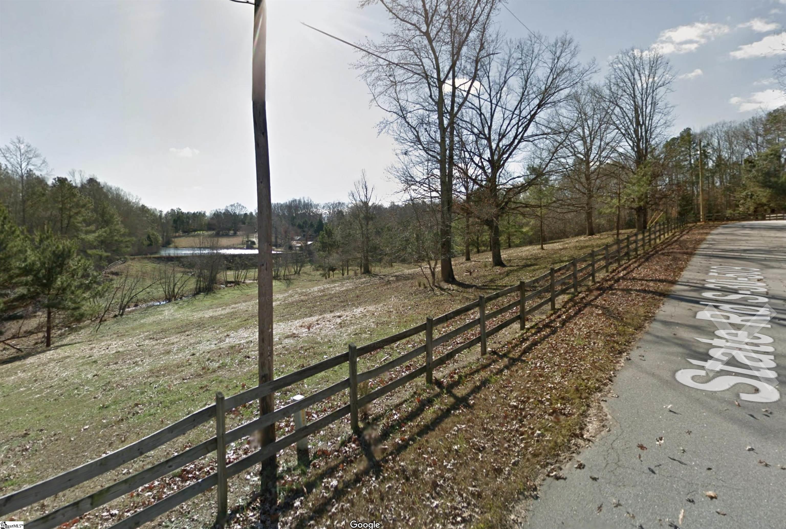 164 E Lake Road, Laurens SC 29360
