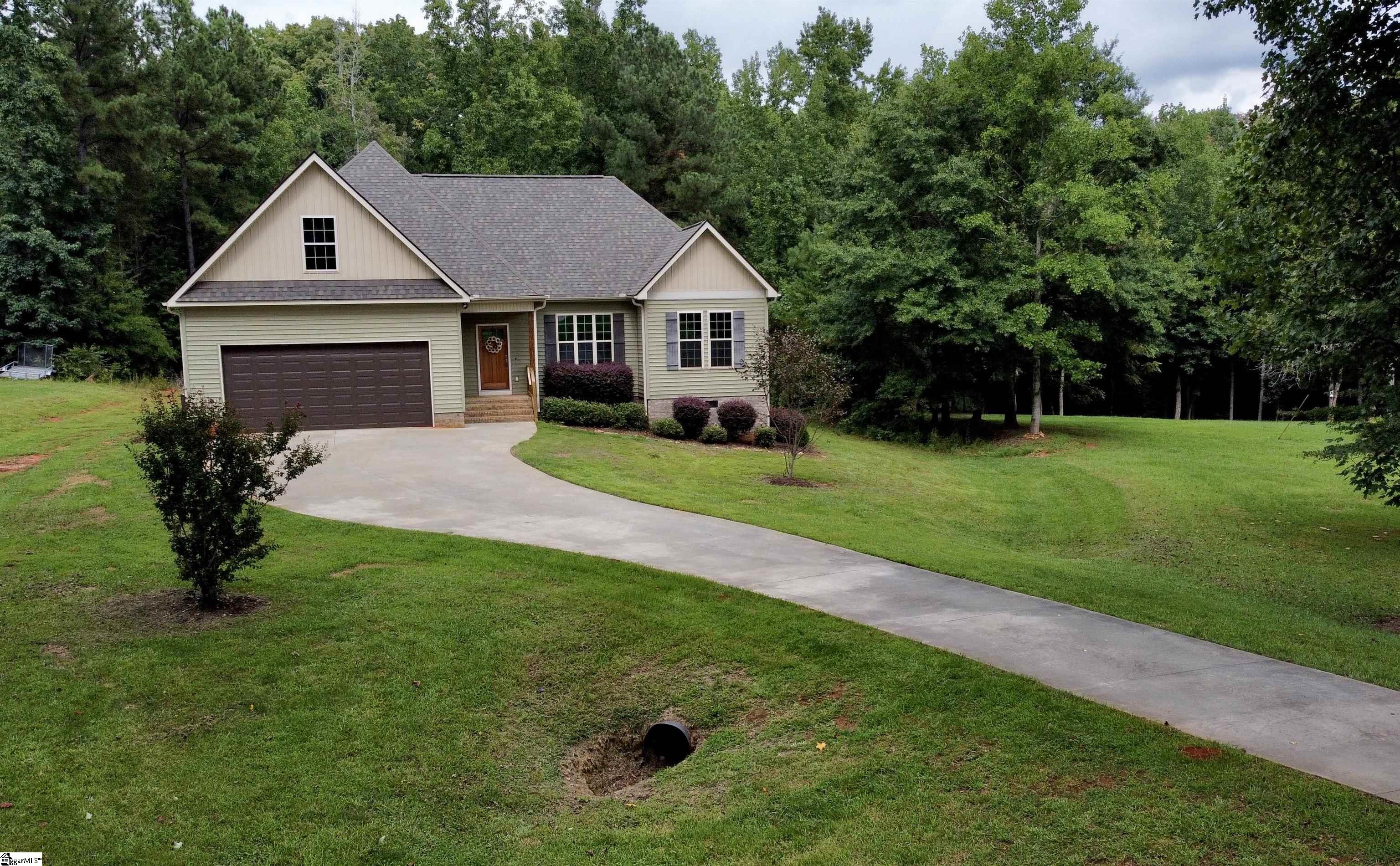 116 Ridgeland Drive, Six Mile, SC 29682