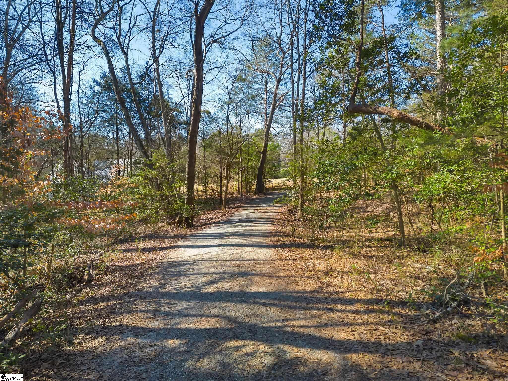 492 Edgewater Road, Woodruff SC 29388