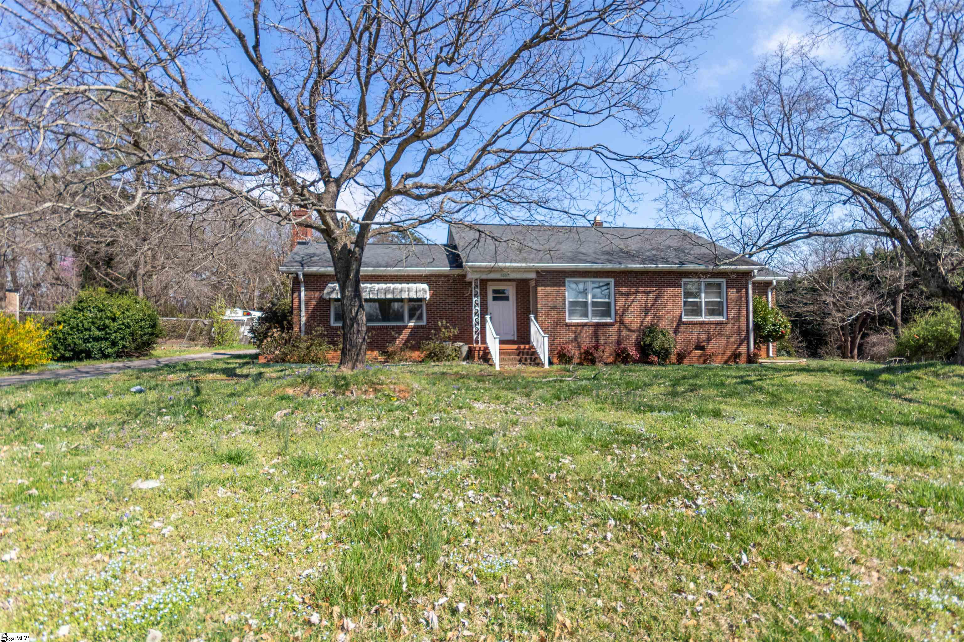 1007 E BLACKSTOCK Road, Moore SC 29369