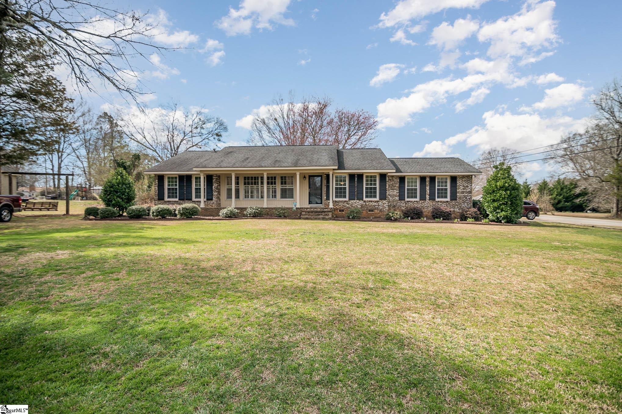 100 Sumter Street, Clinton SC 29325