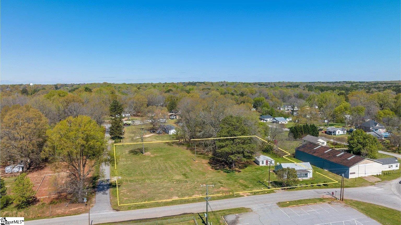 19 Choctaw Street, Laurens SC 29360