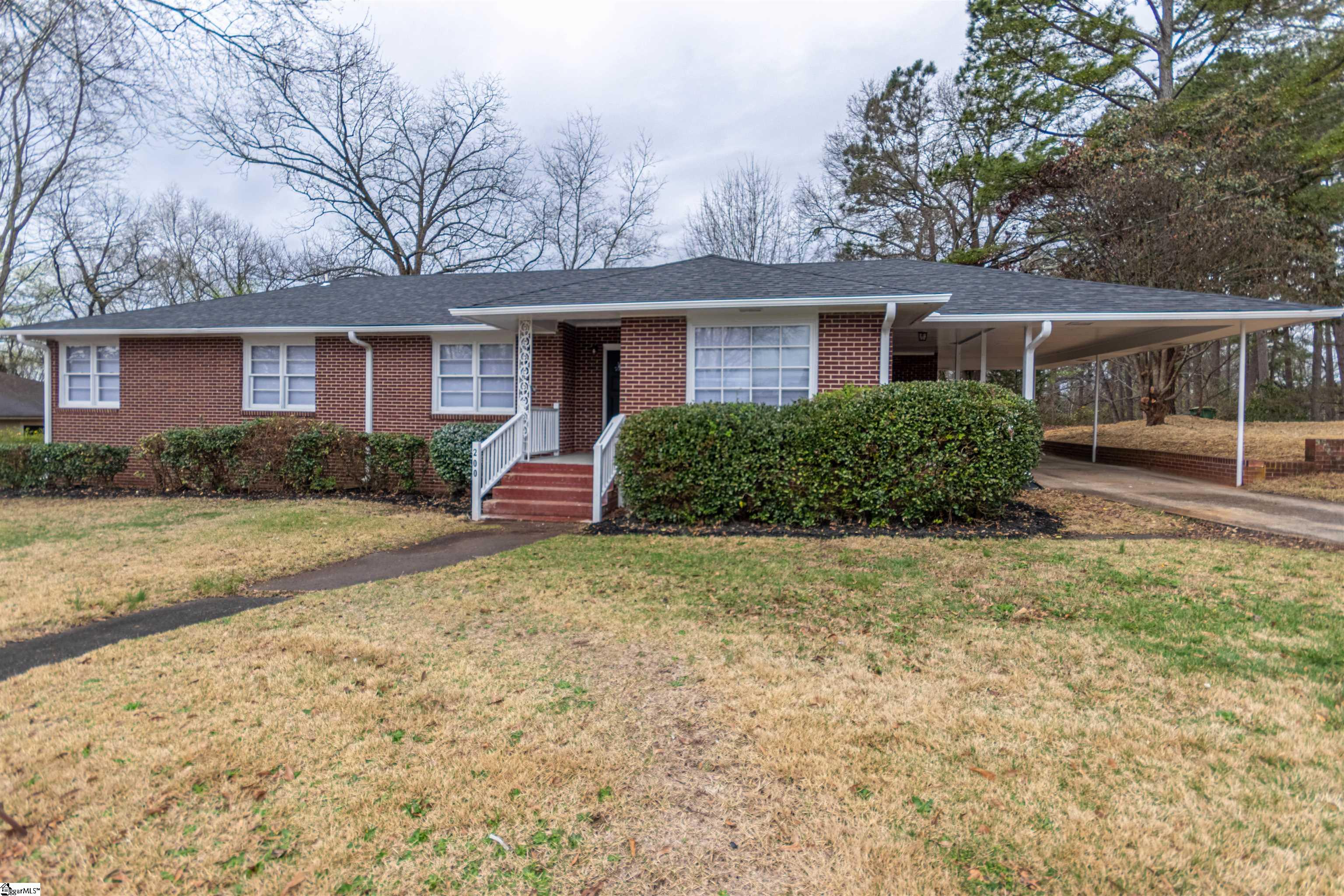 200 PINE Street, Seneca SC 29678