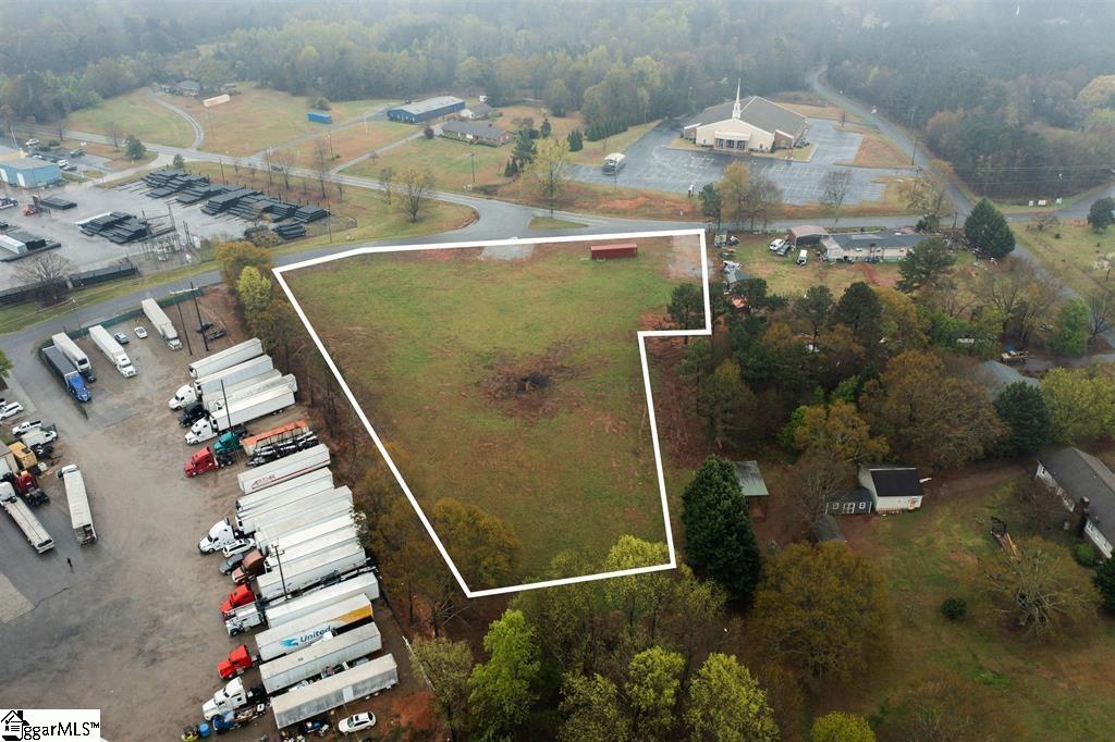 225 Spartanburg Road, Wellford SC 29385