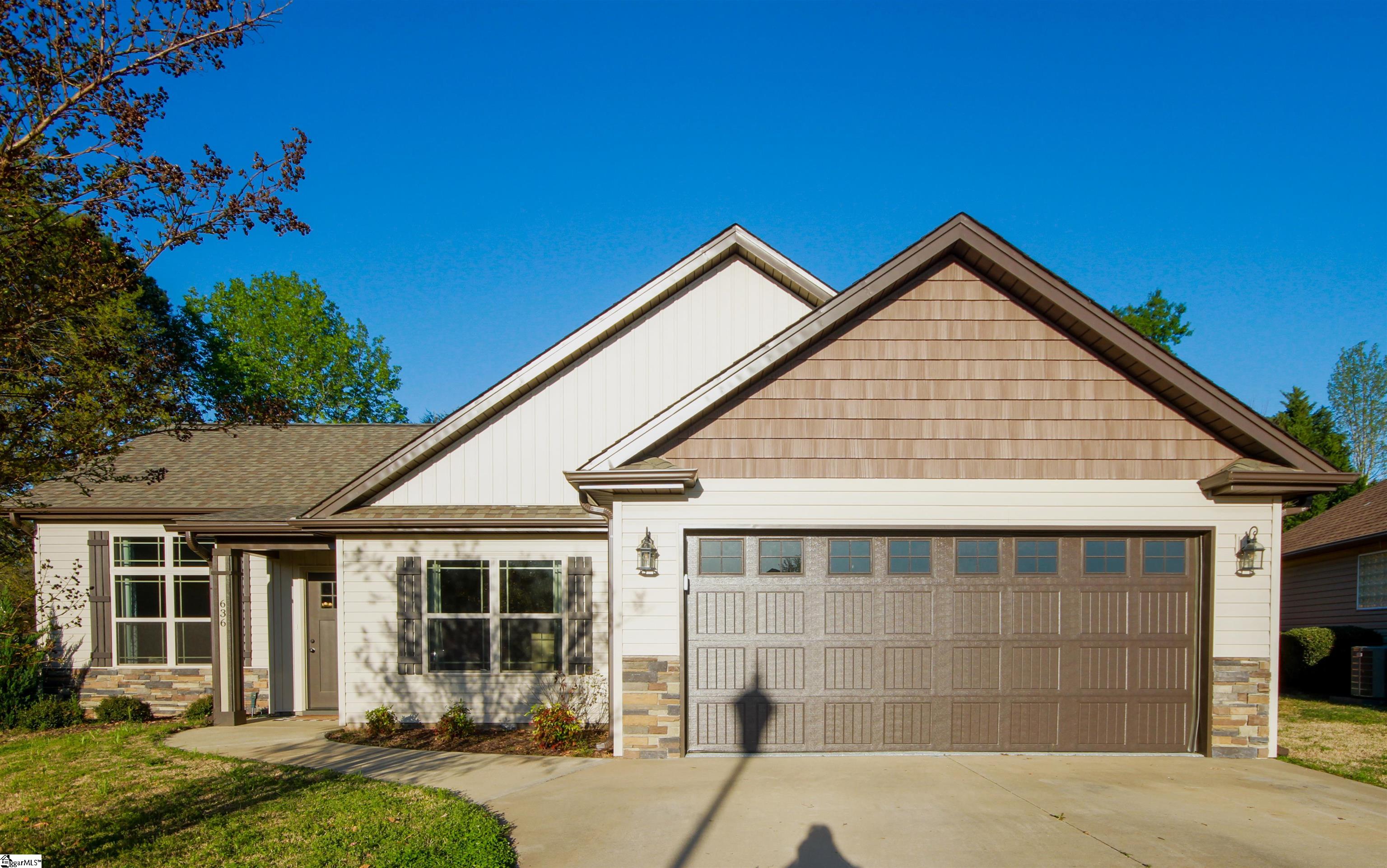 636 Melrose Park Lane, Moore SC 29369-8649